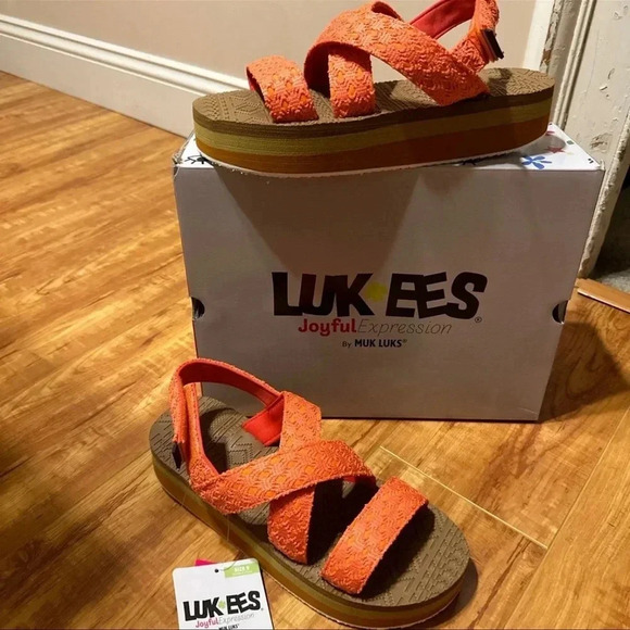 MUK LUKS Sandals - Picture 2 of 7